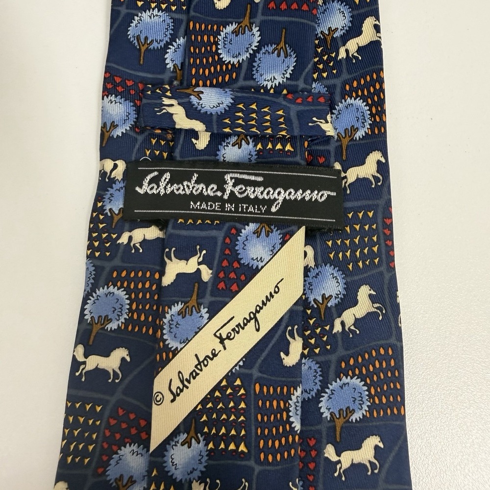 Salvatore Ferragamo Men's Tie Horses & Trees Navy/Red/Khaki Silk 3.75" x 56" euc